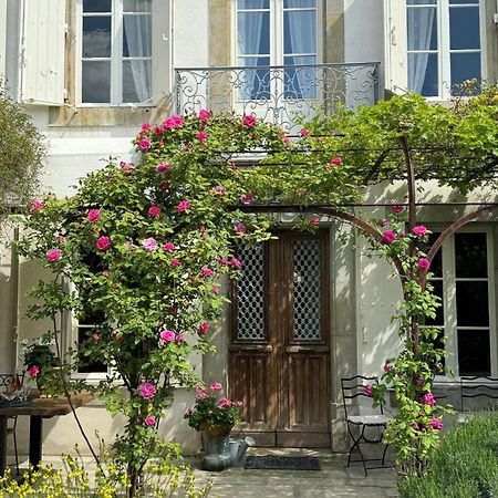 Verzeille Le Patio Des Senteurs Bed & Breakfast エクステリア 写真