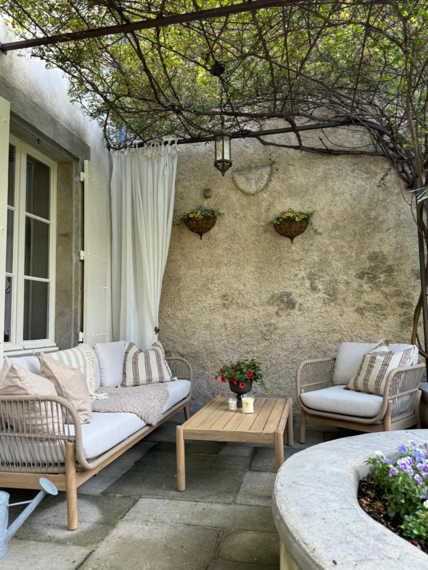 Verzeille Le Patio Des Senteurs Bed & Breakfast エクステリア 写真