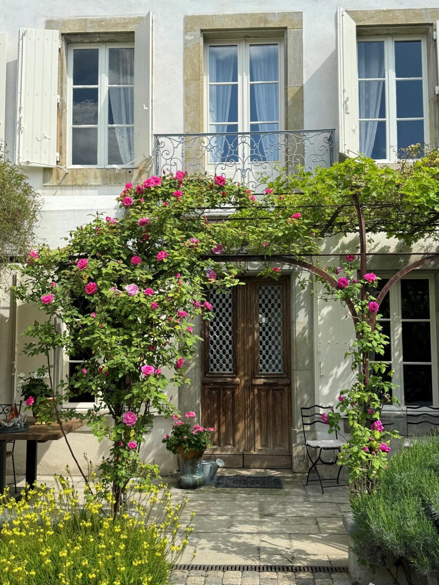 Verzeille Le Patio Des Senteurs Bed & Breakfast エクステリア 写真